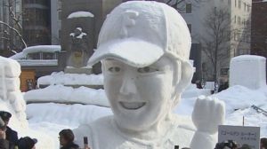 斎藤佑樹投手の雪像